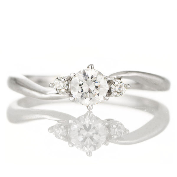 婚約指輪 ダイヤモンド 0.3カラット プラチナ エンゲージリング プロポーズ