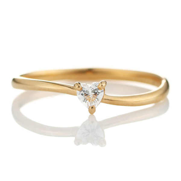 K18イエローゴールド ダイヤモンド エンゲージリング 婚約指輪　ハート シェイプ　ウェーブ
