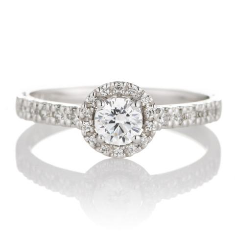 プラチナ ダイヤモンド ヘイローデザイン エンゲージリング 婚約指輪