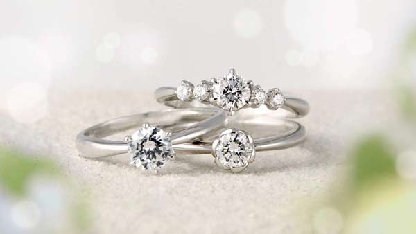 婚約指輪には色々なデザインがあります。