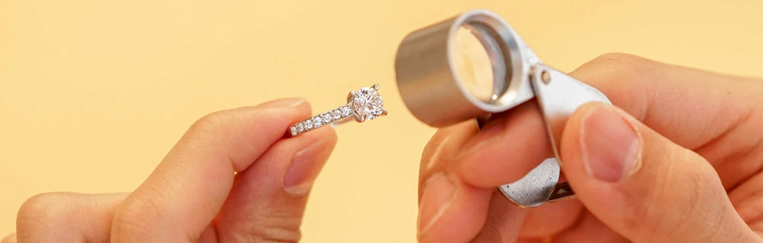 結婚を決意したら用意するのが婚約指輪