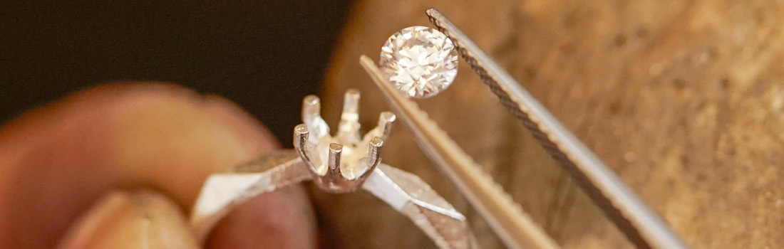 婚約指輪のダイヤ、平均的なサイズは0.2～0.3カラット！