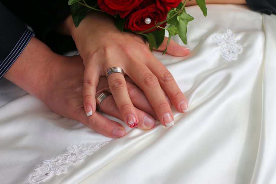 ダイヤモンド婚は「結婚60周年」～迎えられる確率とお祝いの贈り物