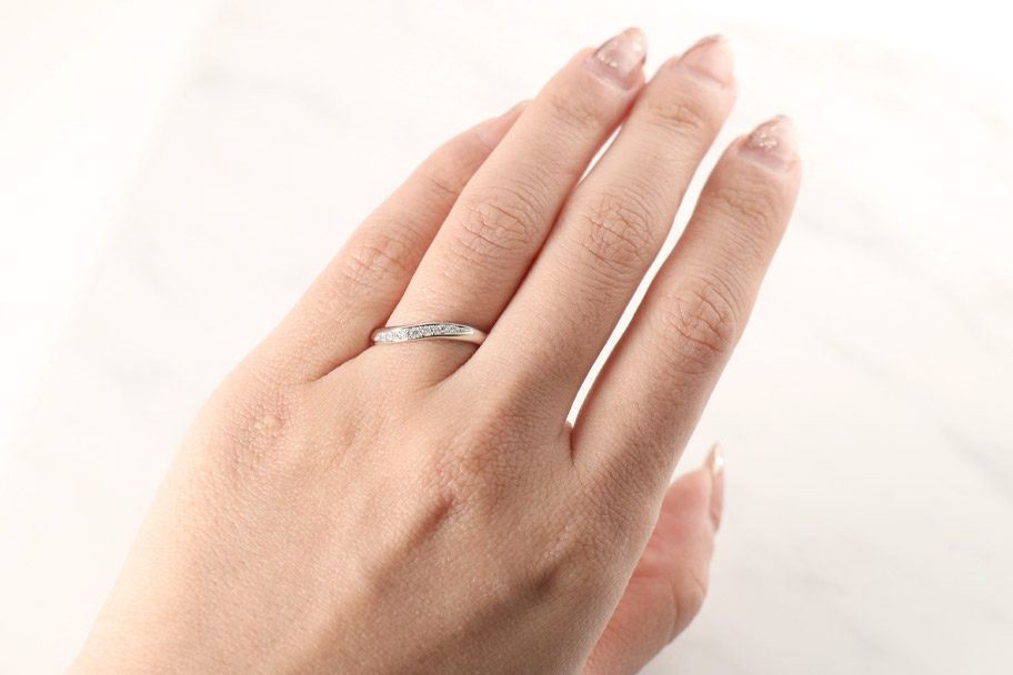 結婚指輪や婚約指輪はどの指につければ正解？それぞれの指が持つ意味