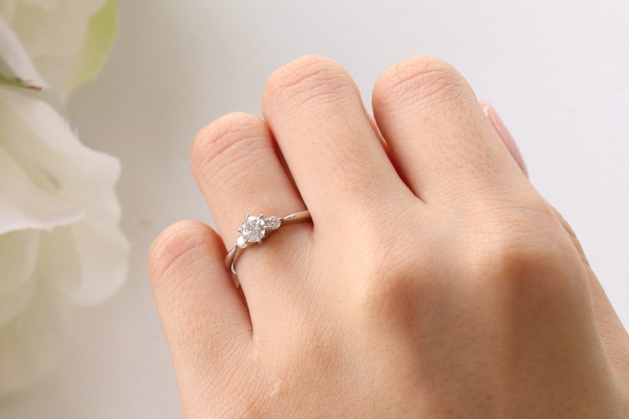 注目ブランドのギフト 高品質.ダイヤモンドプロポーズ結婚指輪1.0ct