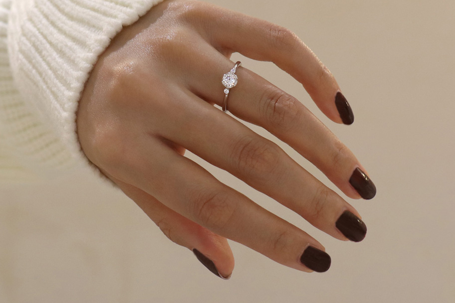 「婚約指輪を自分で買う」これってアリ？ナシ？買う時に気を付けることは？