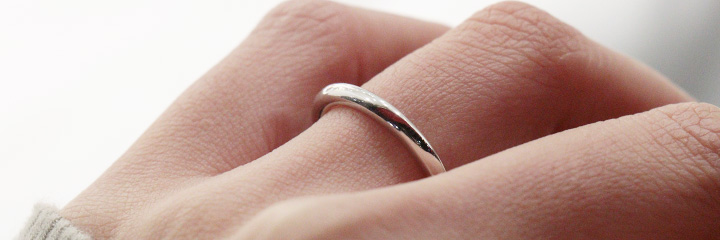 金属アレルギーの基本！症状や原因、金属と皮膚の関係とは？